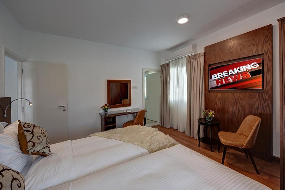 J5 Four Bedroom Villa Holiday Home In Al Wasl For Families Only Dubai Eksteriør billede