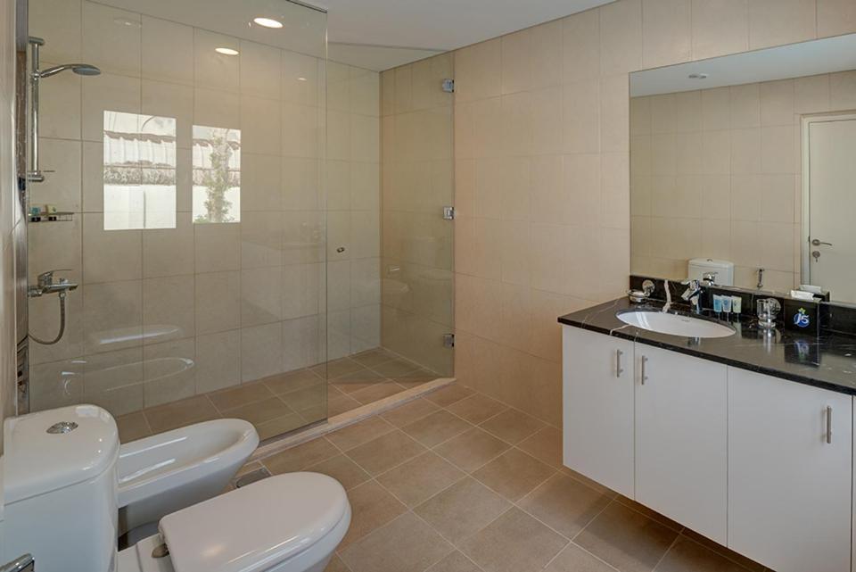 J5 Four Bedroom Villa Holiday Home In Al Wasl For Families Only Dubai Eksteriør billede